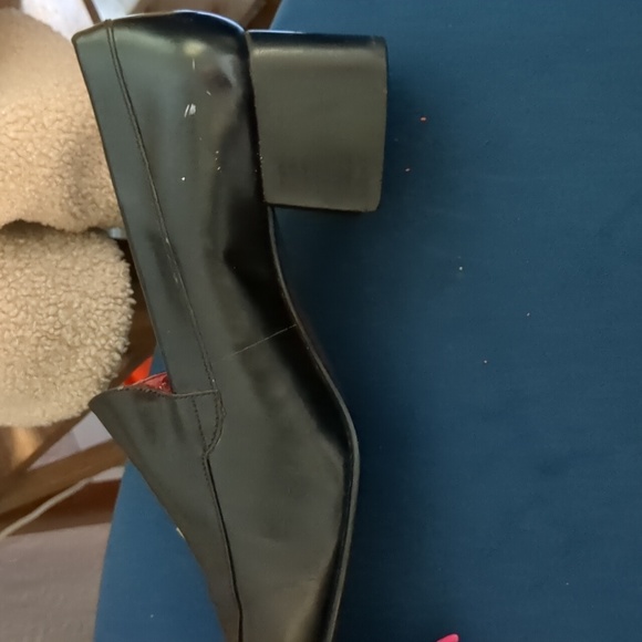 Shoes - Picture 5 of 6